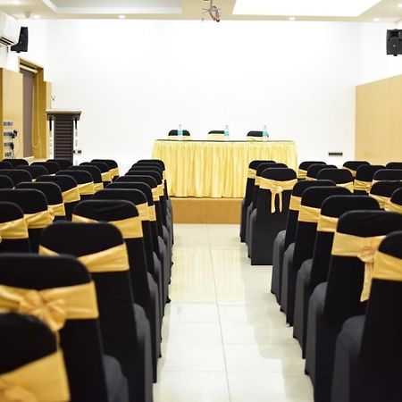 Medora Hotel Kozhikode Luaran gambar
