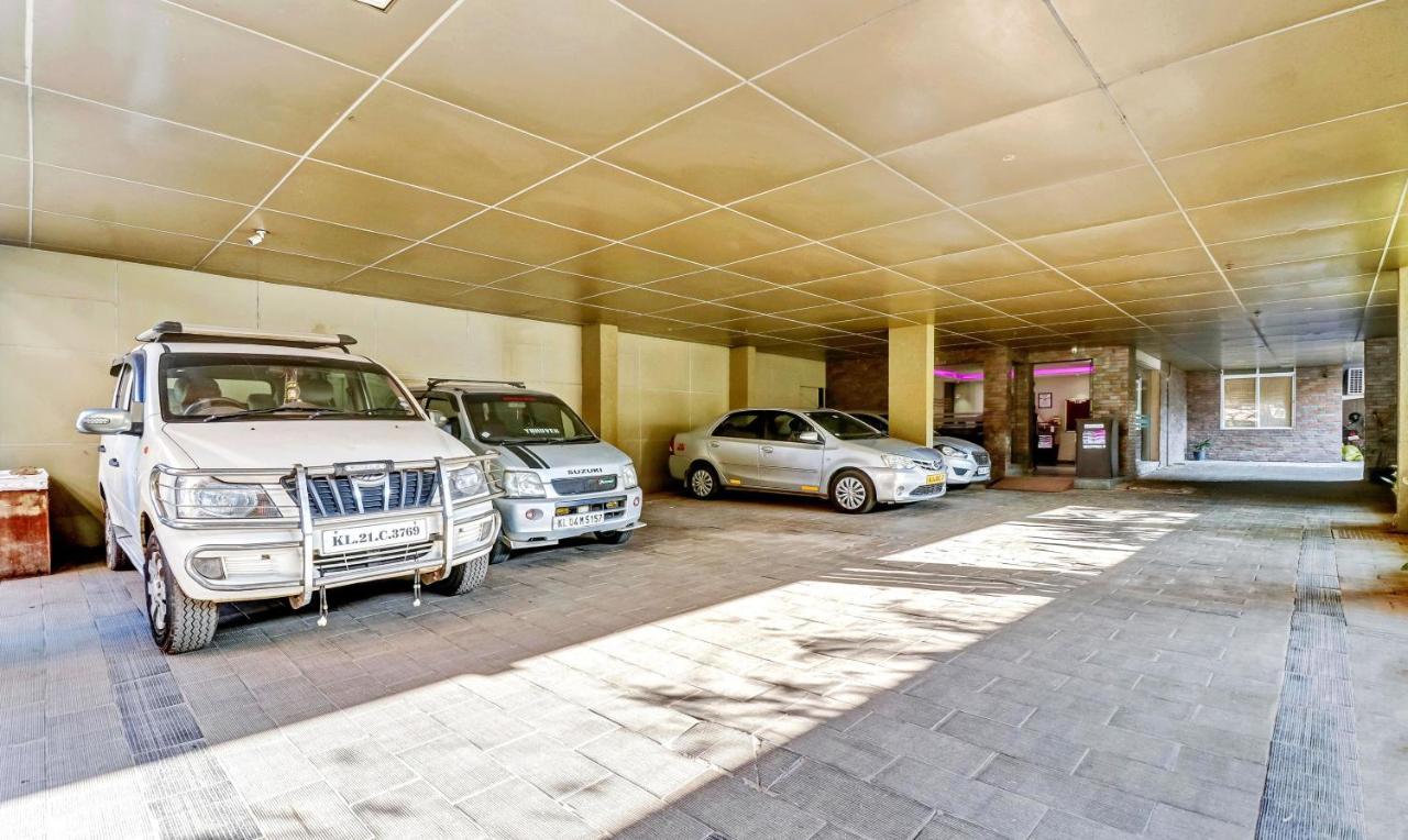 Medora Hotel Kozhikode Luaran gambar