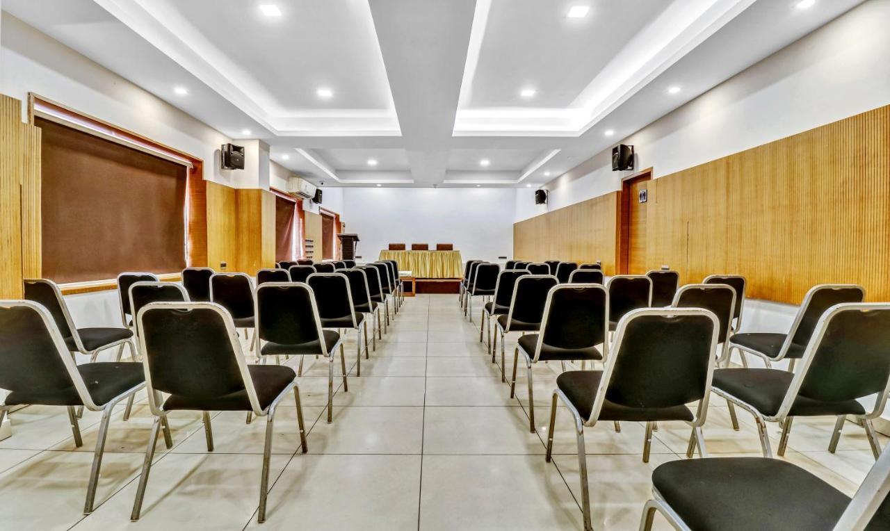 Medora Hotel Kozhikode Luaran gambar