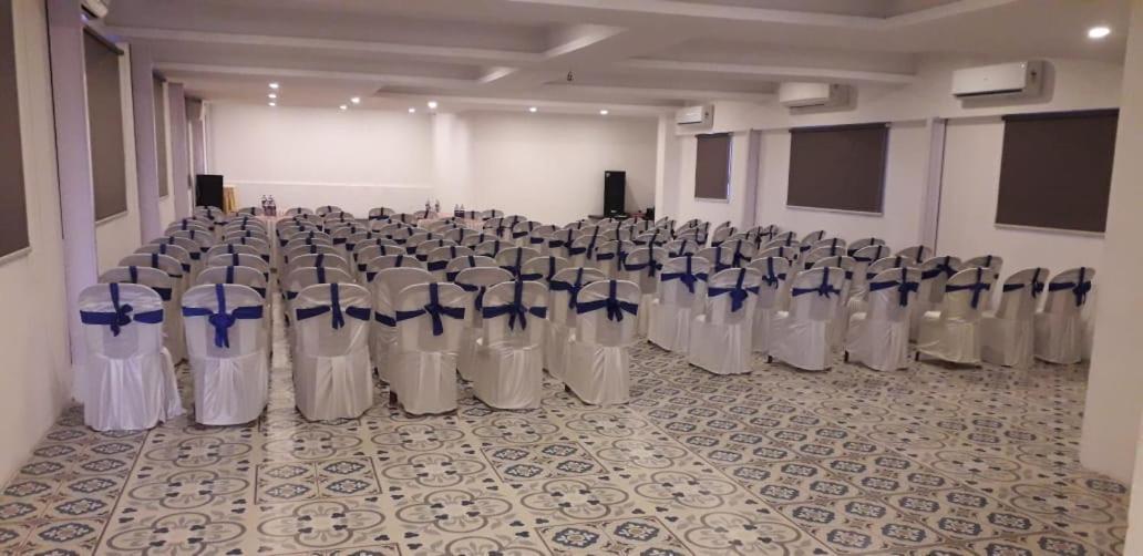 Medora Hotel Kozhikode Luaran gambar